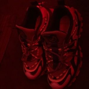 I am selling a pair of Javi’s size 8.5 for men